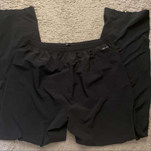 Nike Other - Pre own Mens nike Black running pants pockets draw string size XL